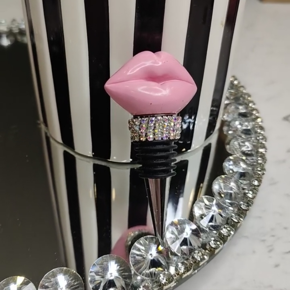 Pink Rhinestone wine stopper - Picture 8 of 8